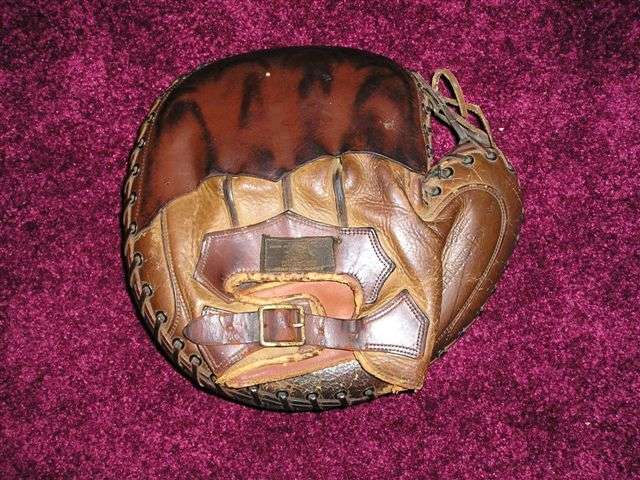 D&M Decker Patent Catchers Mitt Back